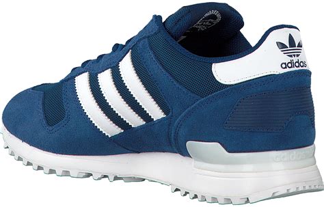 grijze of blauwe adidas sneakers|adidas sportschoenen.